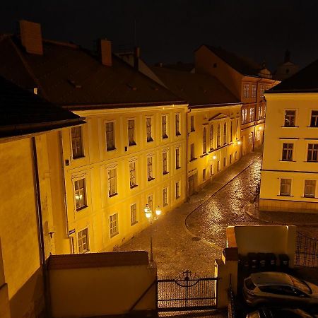 Velke Studio Na Velkem Namesti S Vybavenou Kuchyni Hradec Králové Zewnętrze zdjęcie